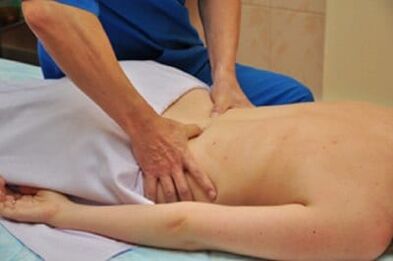Massage pour l'ostéochondrose lombaire
